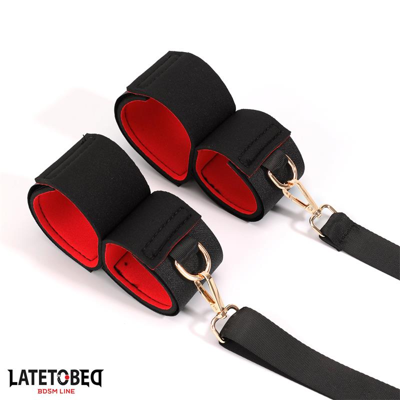 LateToBed "BDSM Line" restricciones de piernas abiertas