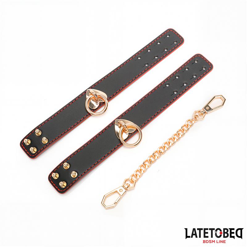 LateToBed "BDSM Line" esposas para tobillo con cadena dorada