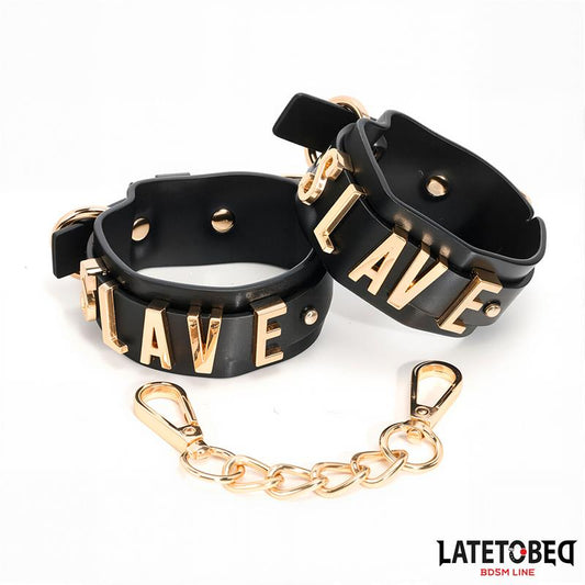 LateToBed "BDSM Line" esposas para tobillo con cadena dorada "Slave" 22 cm