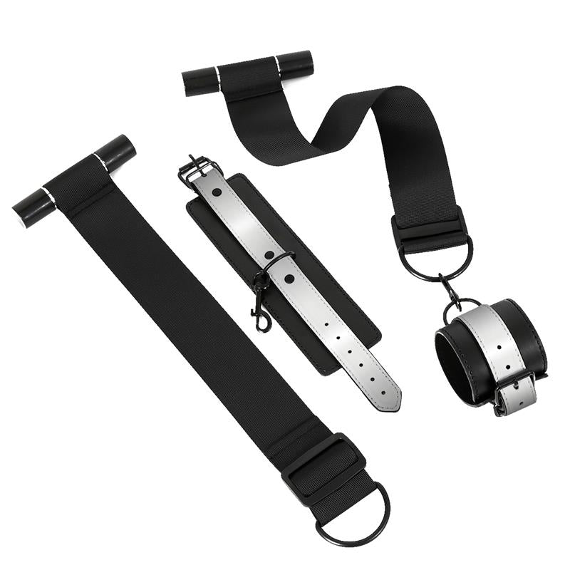 Intoyou "BDSM Line" ataduras para puerta con esposas