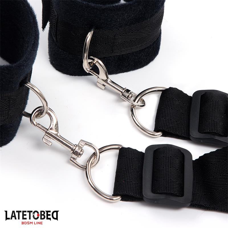 LateToBed "BDSM Line" restricciones para cama