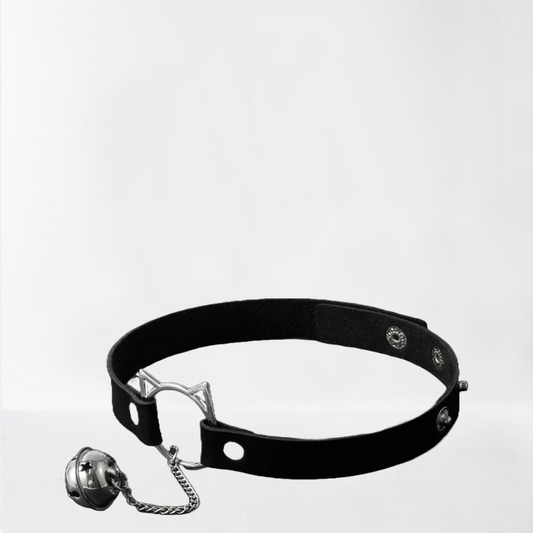 LateToBed "BDSM Line" choker con aro con orejitas y cascabel
