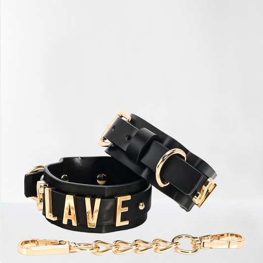 LateToBed "BDSM Line" esposas para tobillo con cadena dorada "Slave" 22 cm