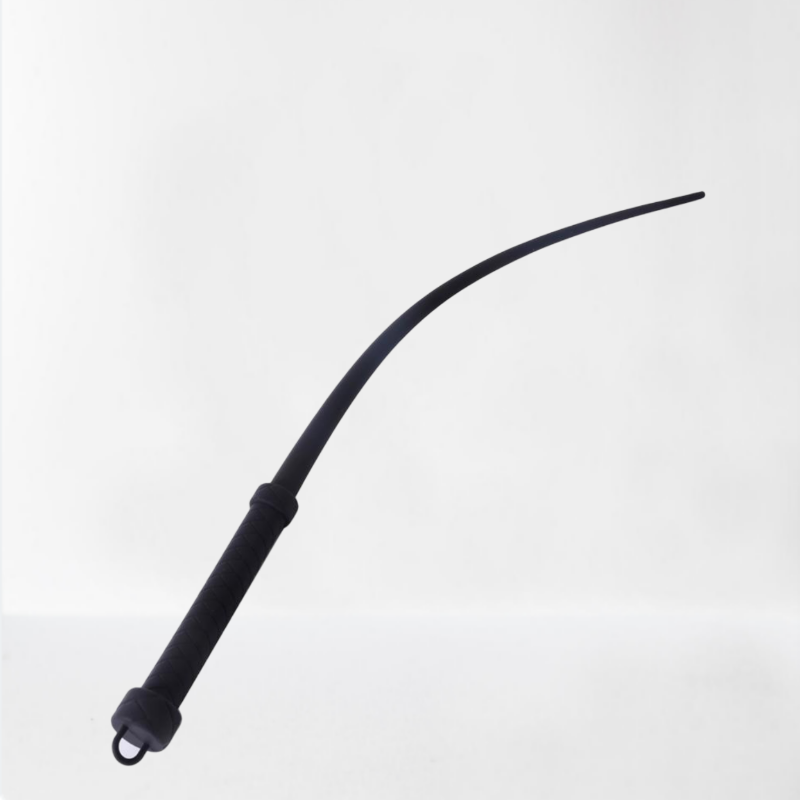 LateToBed "BDSM Line" flogger de silicona 61 cm